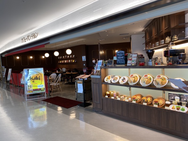 福岡空港3階にあるレストランで食べたいものを見つけよう